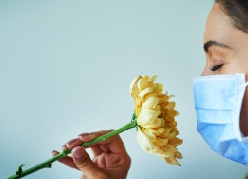 هاجس فقدان الشم والذوق إلى الأبد يؤرق ناجين من كوفيد-19