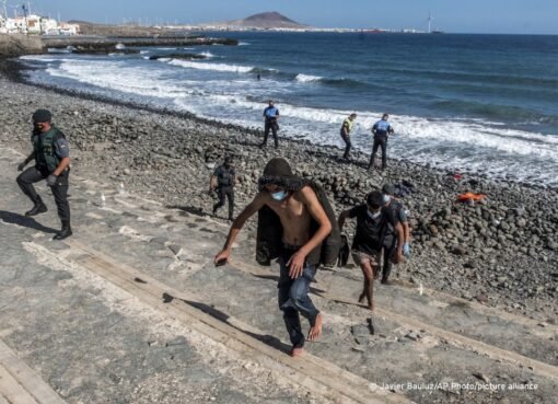 ألف مهاجر يصلون الى جيب سبتة الإسباني في يوم واحد