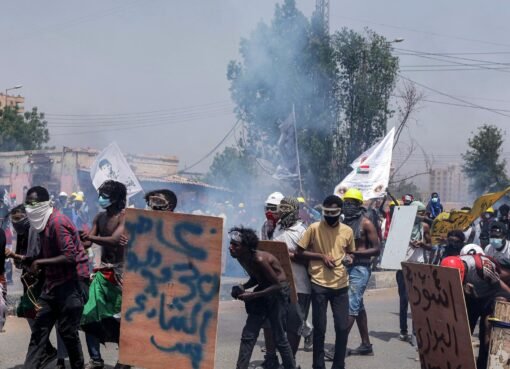 الوضع في السودان.. جلالة الملك يعطي تعليماته السامية لتأمين عودة المواطنين المغاربة